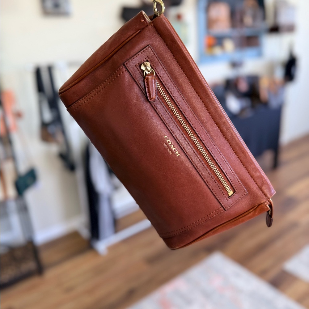 Coach Legacy Leather Wristlet Clutch – Vintage EUC